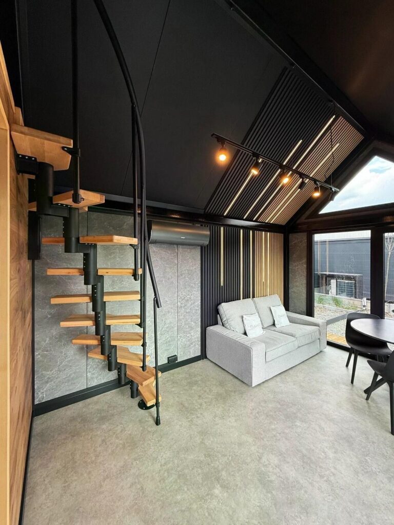 Realizace – Tiny House 10x3,2m