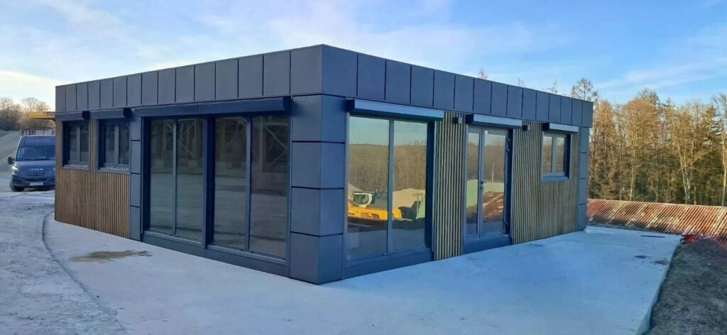 Realizace – 9x9 kancelářský kontejner - residenční