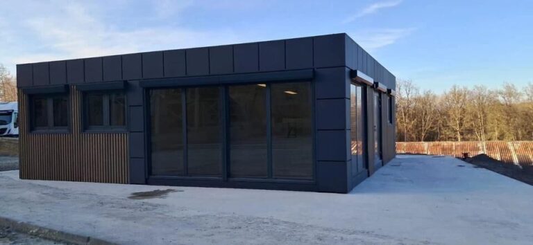 Realizace – 9x9 kancelářský kontejner - residenční