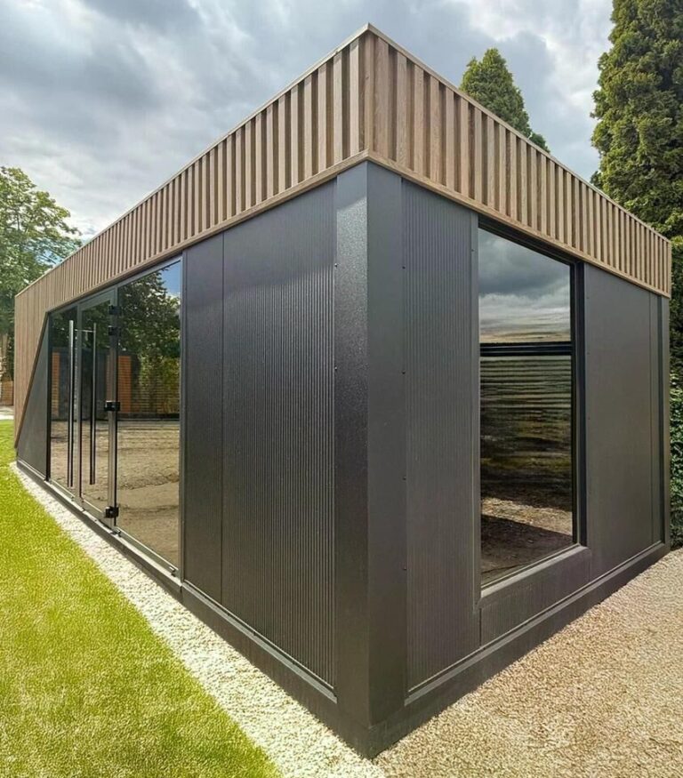 Realizace – Kancelářský kontejner - rekreační dům 7x3 m
