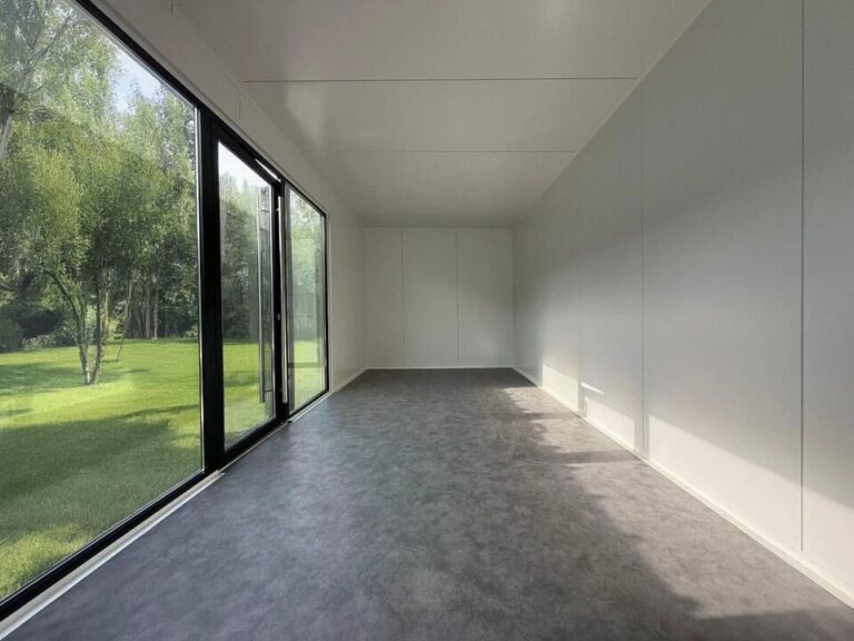 Realizace – Kancelářský kontejner - rekreační dům 7x3 m