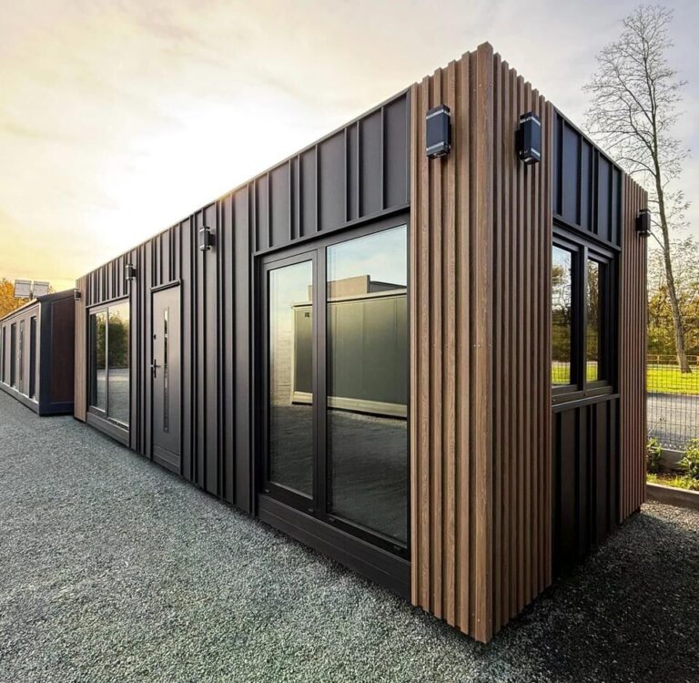 Realizace – Kontejnerový dům 10x3 m