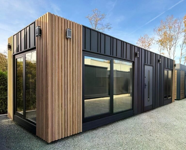 Realizace – Kontejnerový dům 10x3 m