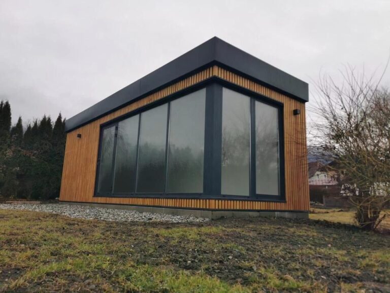 Realizace – Kancelářský kontejner Tiny house 8x3 m