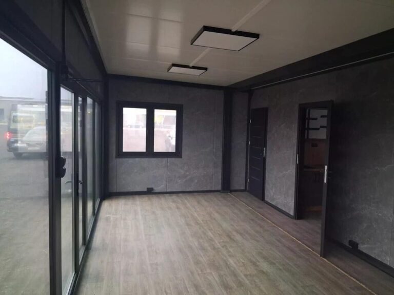 Realizace – Kancelářský kontejner 9x6 m zahradní hala